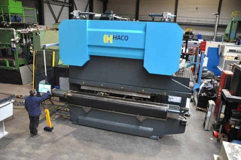 Haco 500 ton x 4100 mm CNC heavy duty — Hydraulic press brake — photo 3