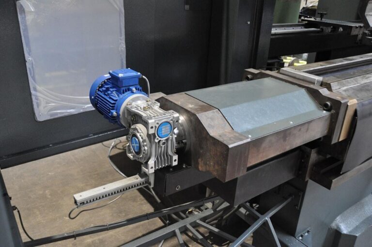 Haco 500 ton x 4100 mm CNC heavy duty — Hydraulic press brake — photo 4