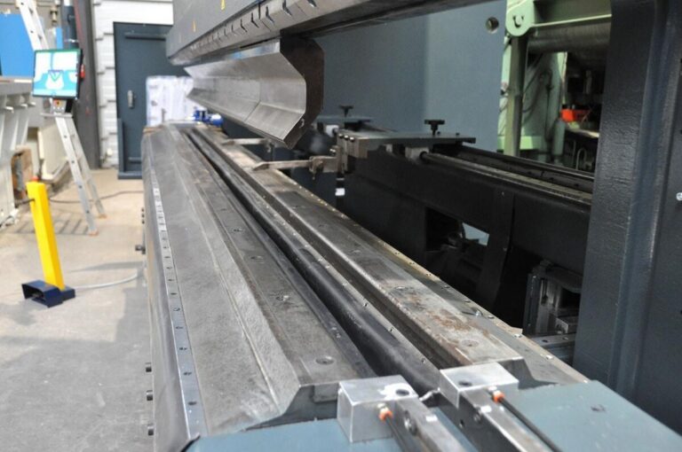 Haco 500 ton x 4100 mm CNC heavy duty — Hydraulic press brake — photo 6