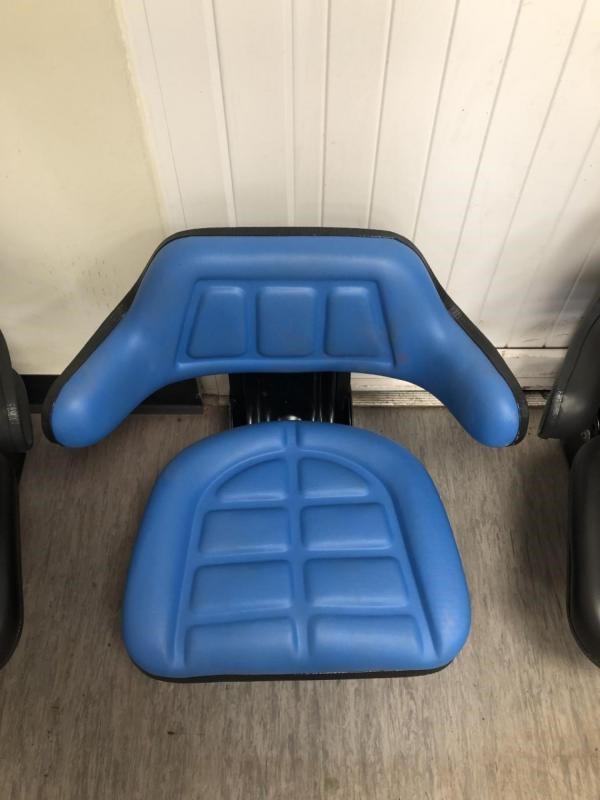 2023 Hitch UNIVERSAL Suspension Seats — photo 2