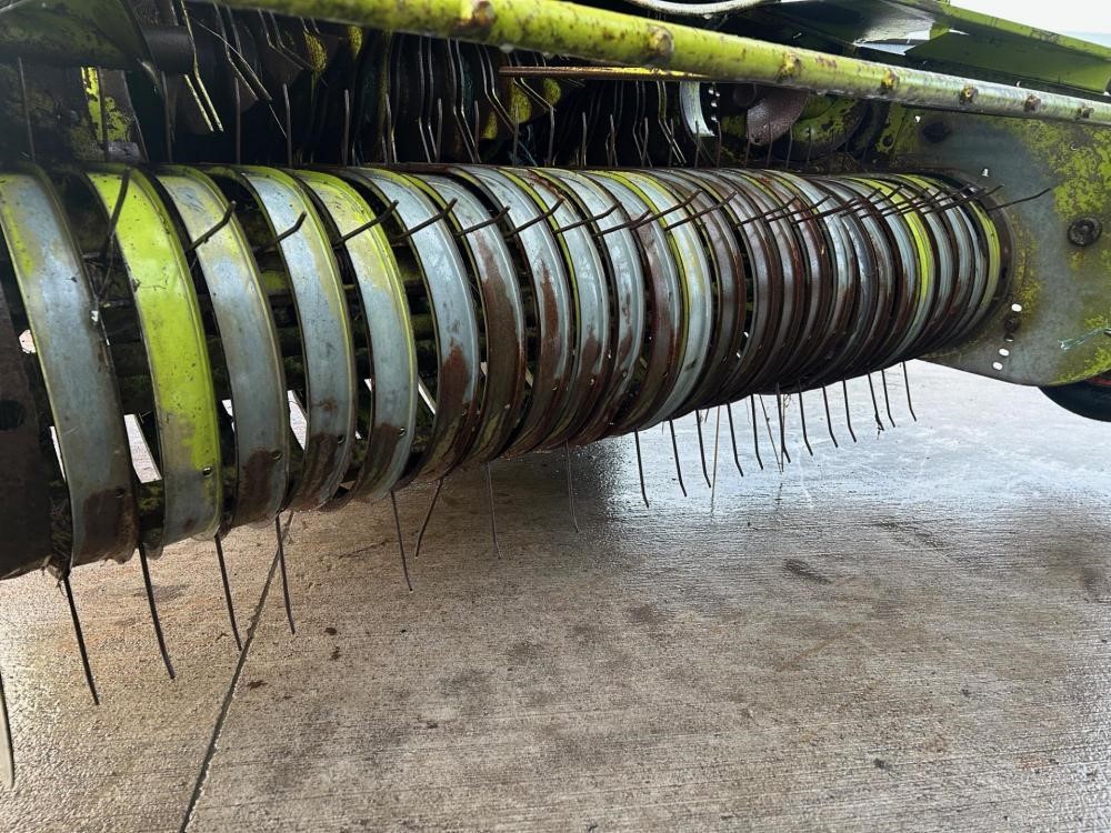 2000 CLAAS ROLLANT 46RC — photo 7