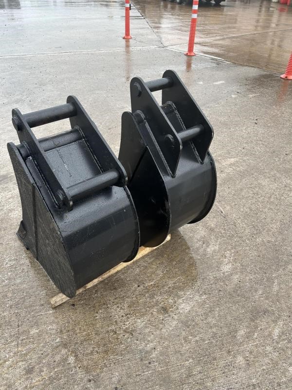 Hammer/Breaker – Hydraulic NEW TT 12′ BUCKETS — photo 4