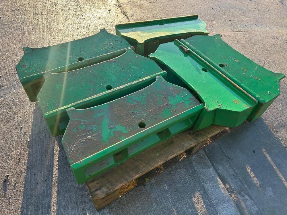 Hitch JOHN DEERE WEIGHT CARRIERS — photo 1