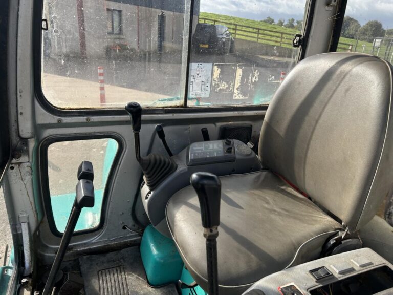 2000 KOMATSU PC40 — photo 8