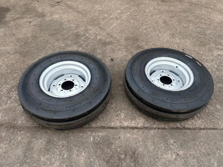 Tires X2 NEW 900-16 WHEELS — photo 5