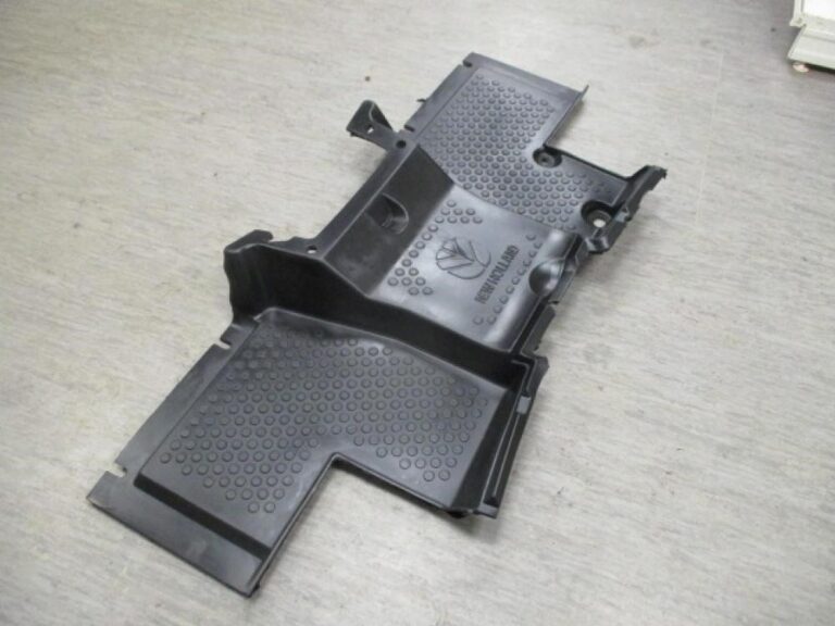 2025 Hitch NEW HOLLAND FIAT FLOOR MATT — photo 2