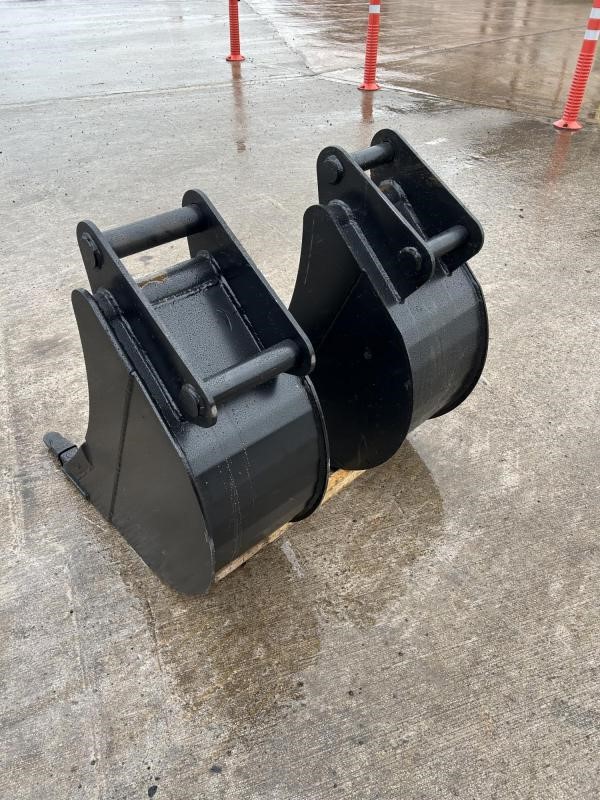 Hammer/Breaker – Hydraulic NEW TT 12′ BUCKETS C/W TEETH — photo 4