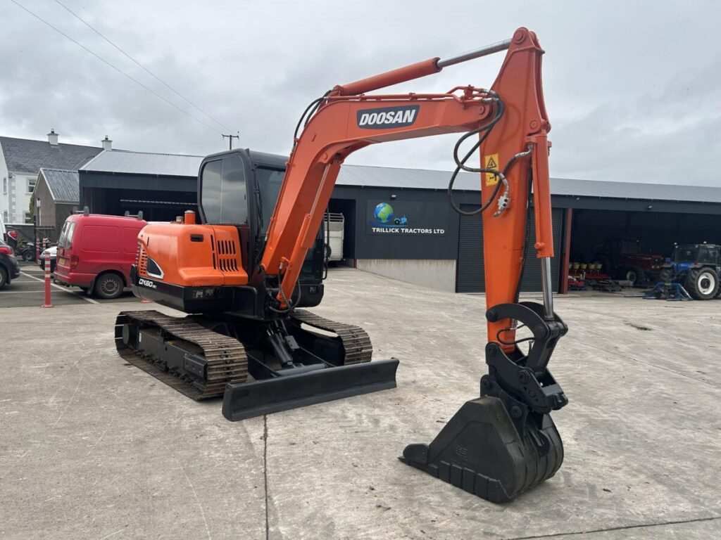 2020 DOOSAN DX60-9C — photo 2