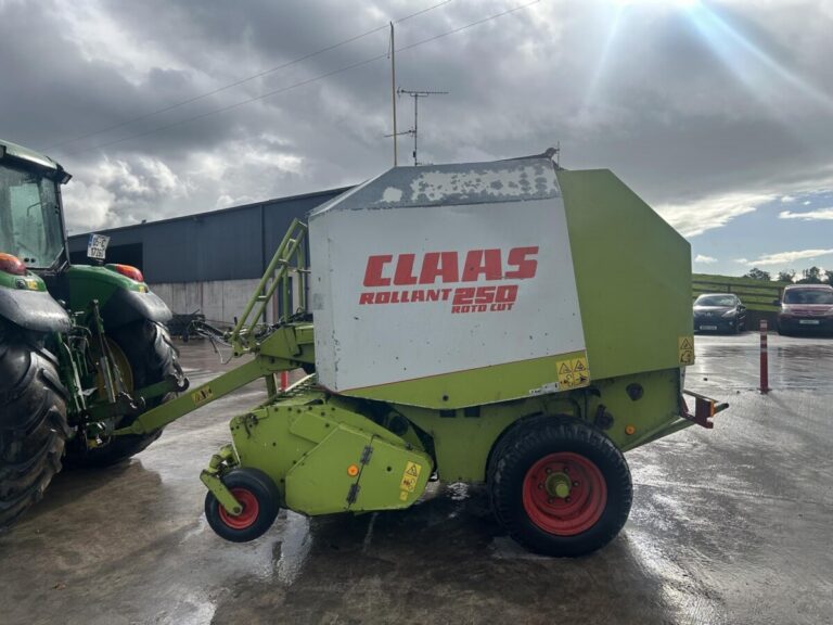 2001 CLAAS ROLLANT 250 — photo 4