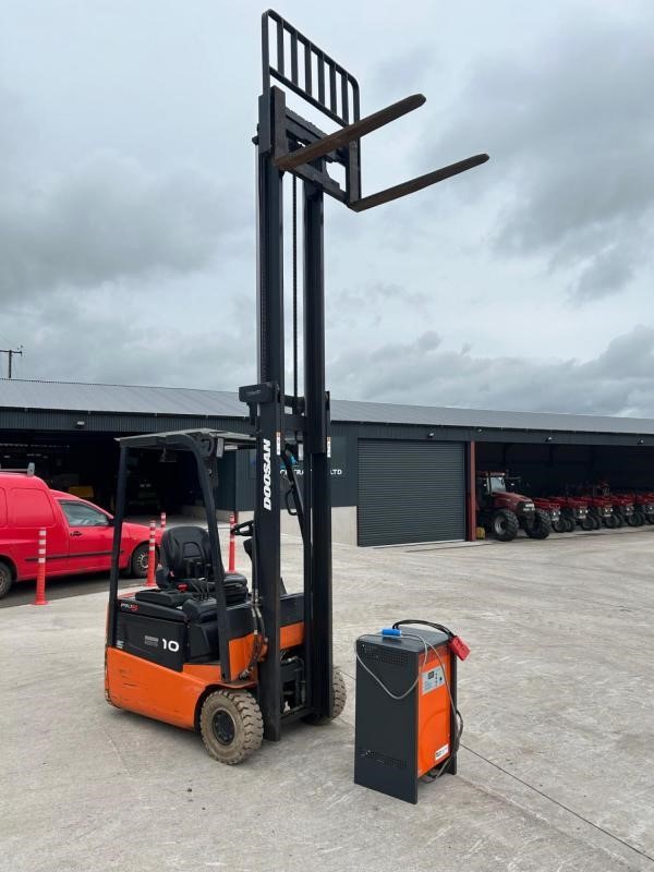 2007 DOOSAN B10R-5 — photo 7