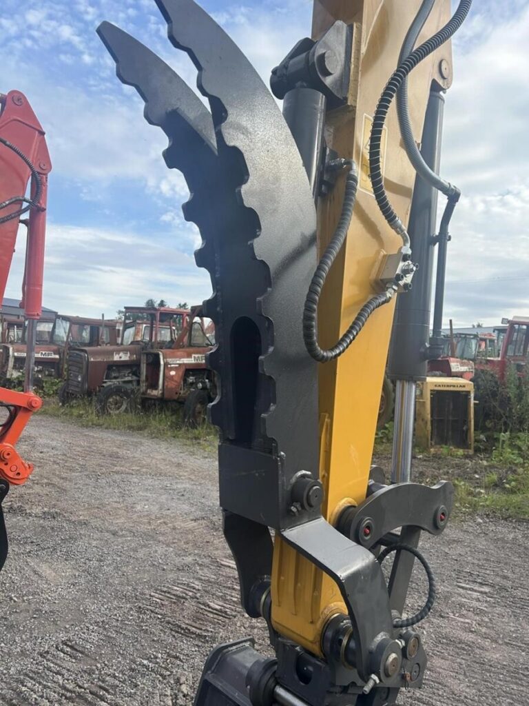 2026 Thumb NEW HYDRAULIC THUMB — photo 3