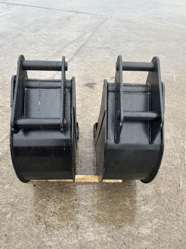 Hammer/Breaker – Hydraulic NEW TT 12′ BUCKETS C/W TEETH — photo 5