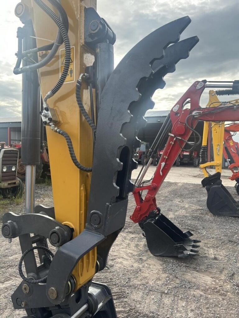 2026 Thumb NEW HYDRAULIC THUMB — photo 1