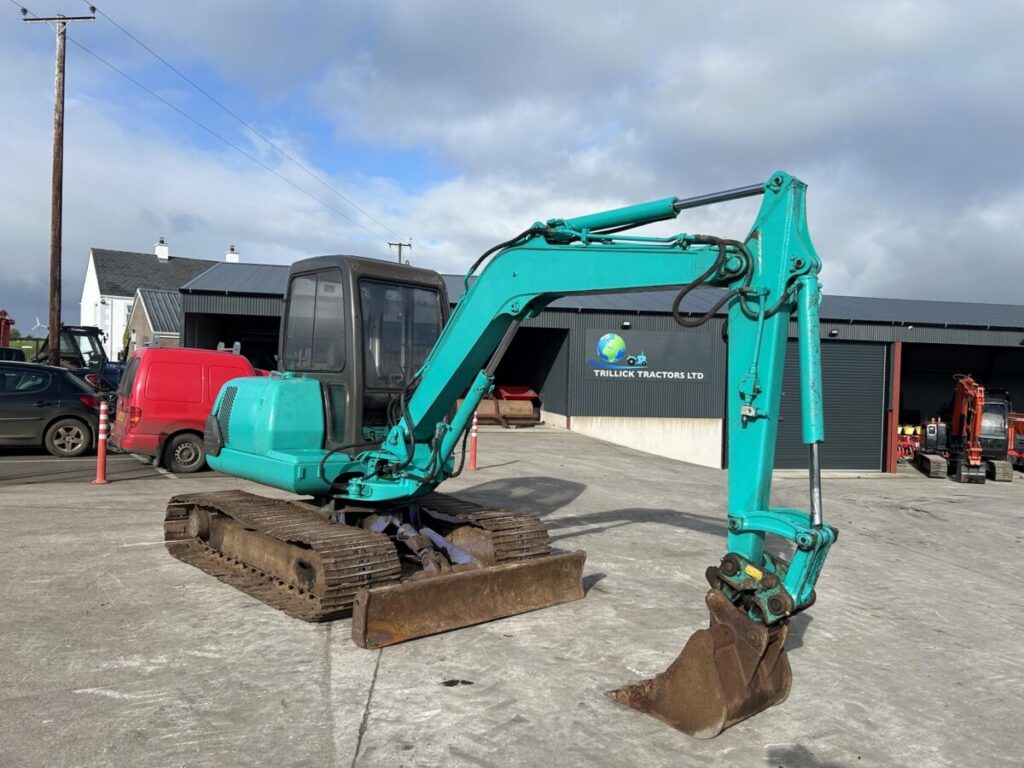 2000 KOMATSU PC40 — photo 2