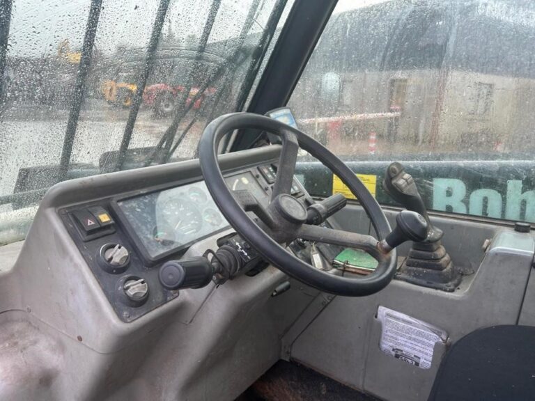 2004 BOBCAT T3571 — photo 8