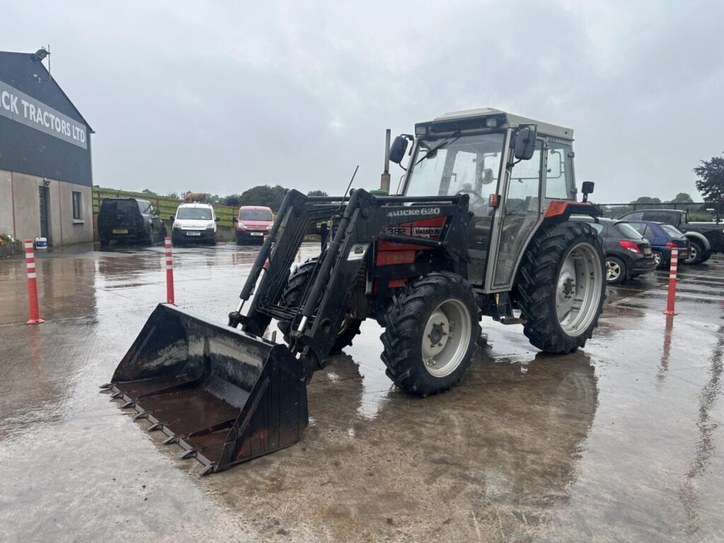 1997 MASSEY FERGUSON 382 — photo 3