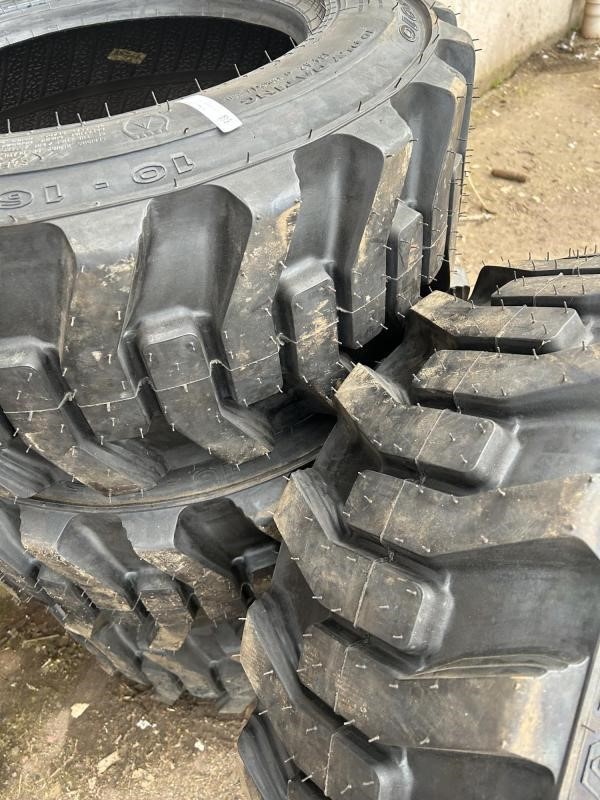 Tires NEW 10/16.5 SKIDSTEER TYRES — photo 2