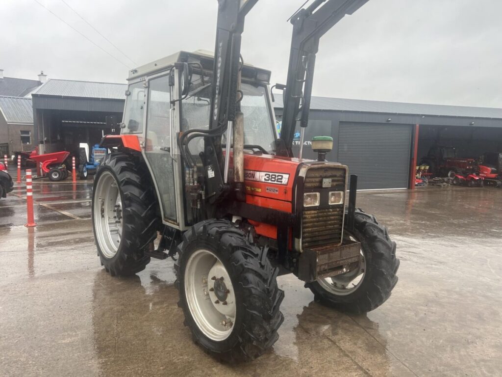 1997 MASSEY FERGUSON 382 — photo 8