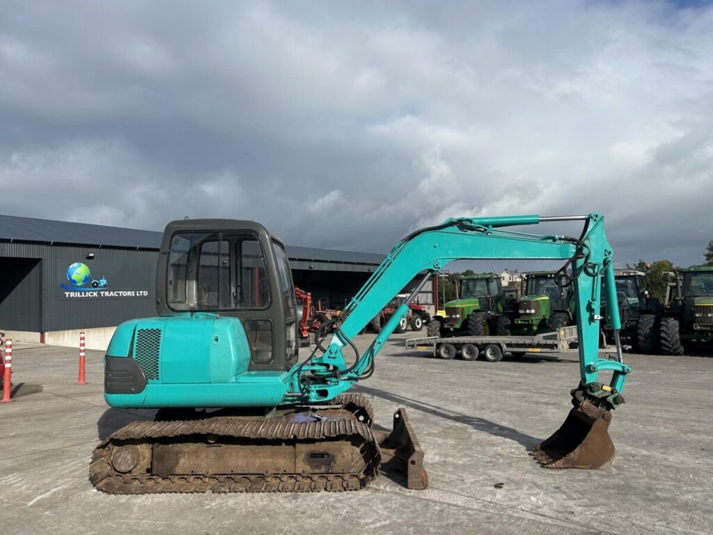 2000 KOMATSU PC40 — photo 1