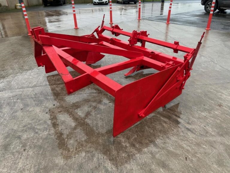 2020 MASSEY FERGUSON 120 — photo 3