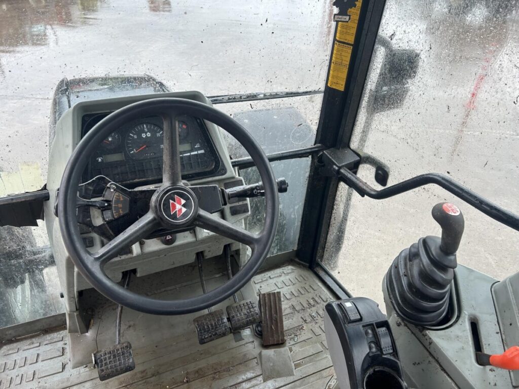 2001 MASSEY FERGUSON 6265 — photo 7