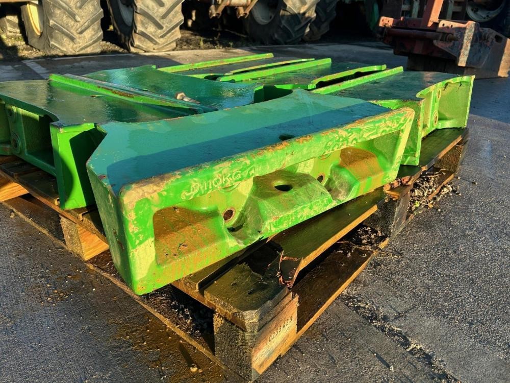 Hitch JOHN DEERE WEIGHT CARRIERS — photo 2