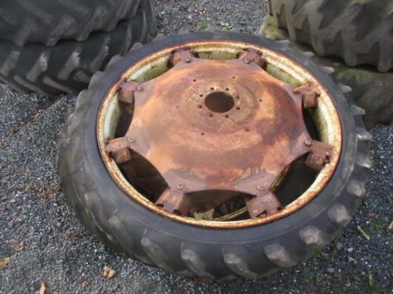 Tires Row Crop 9.5-48 Wheels — photo 3
