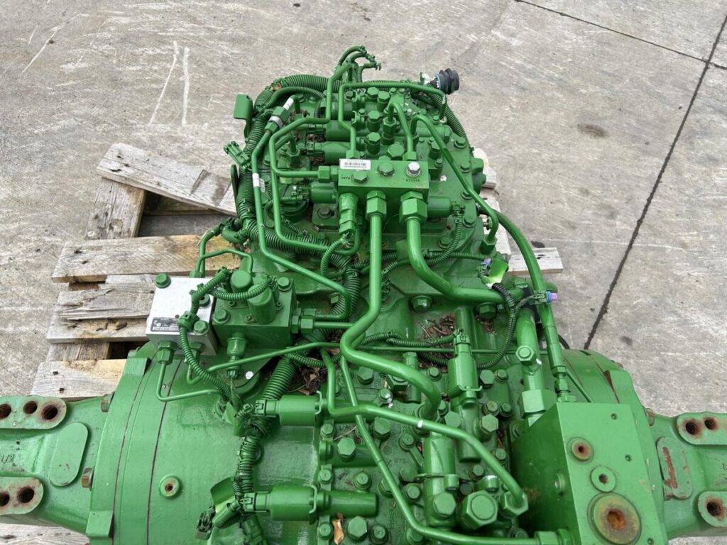 2014 JOHN DEERE 5100R — photo 2