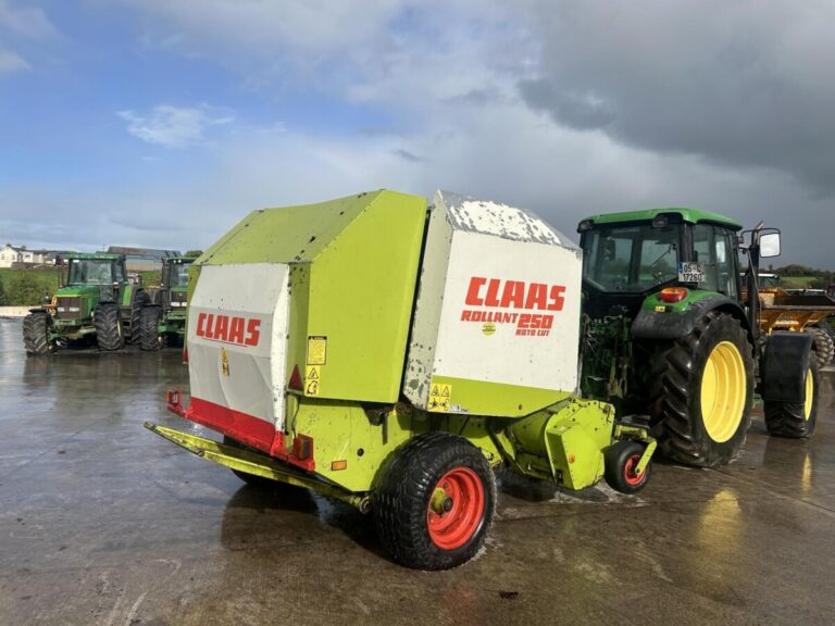 2001 CLAAS ROLLANT 250 — photo 6