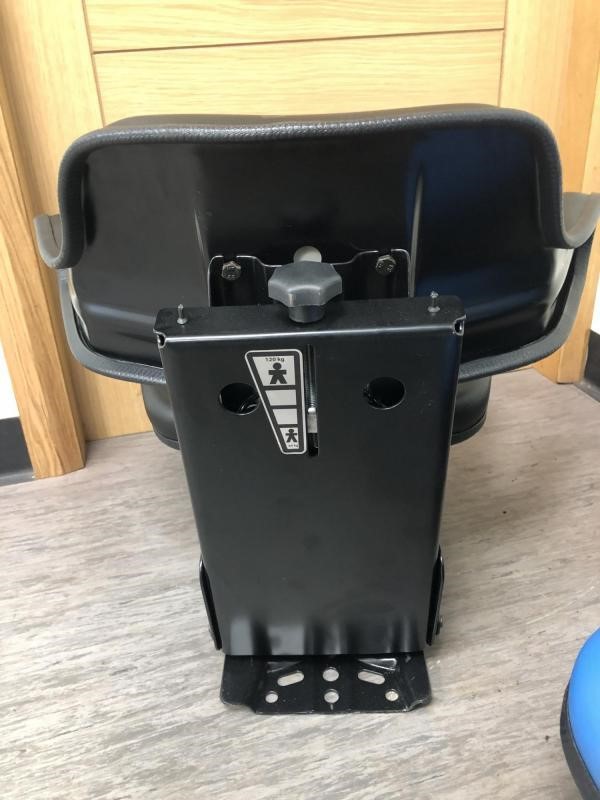2023 Hitch UNIVERSAL Suspension Seats — photo 4