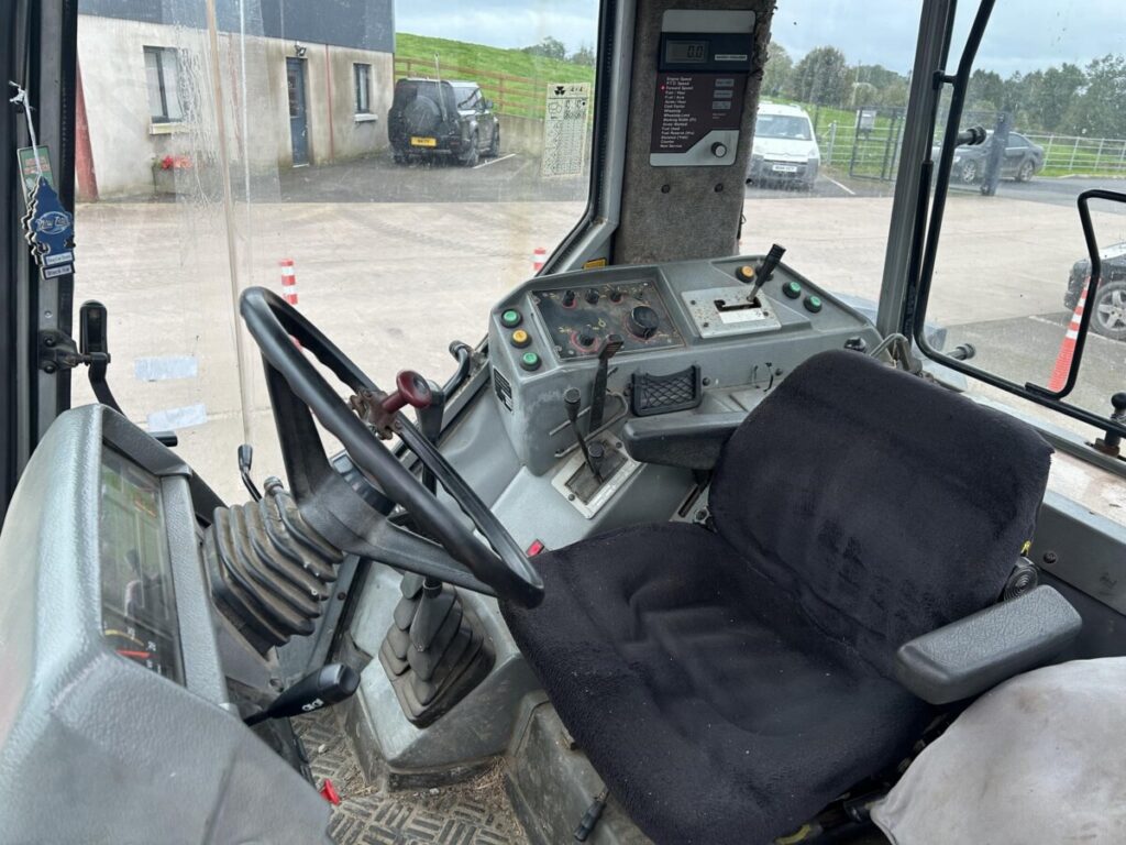 1996 MASSEY FERGUSON 3080 — photo 6