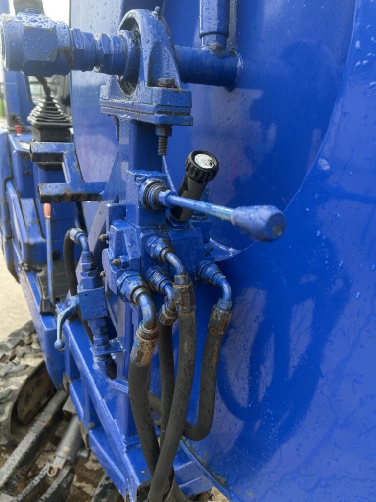 2000 KUBOTA 4 IN — photo 9
