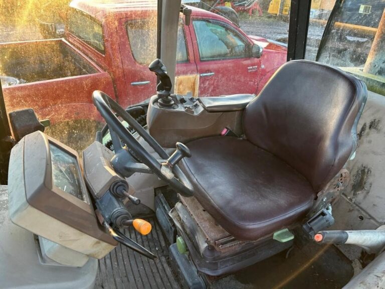 2002 JOHN DEERE 3800 — photo 7