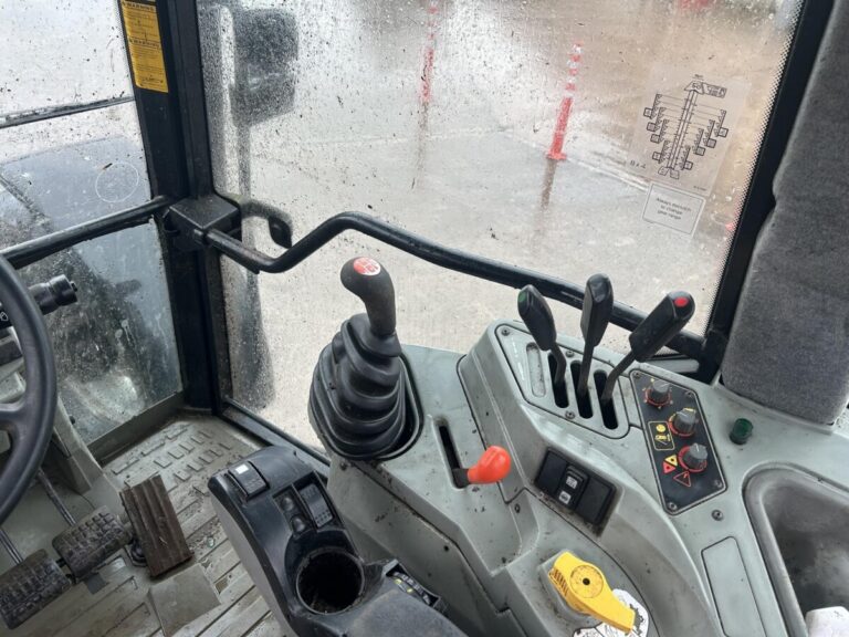 2001 MASSEY FERGUSON 6265 — photo 8