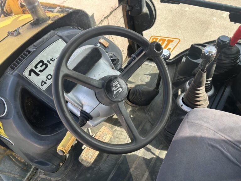 2003 JCB 3CX — photo 8