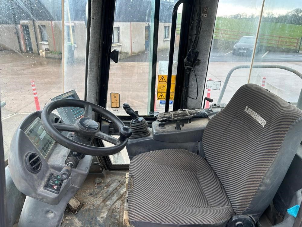 2000 LIEBHERR L538 — photo 9