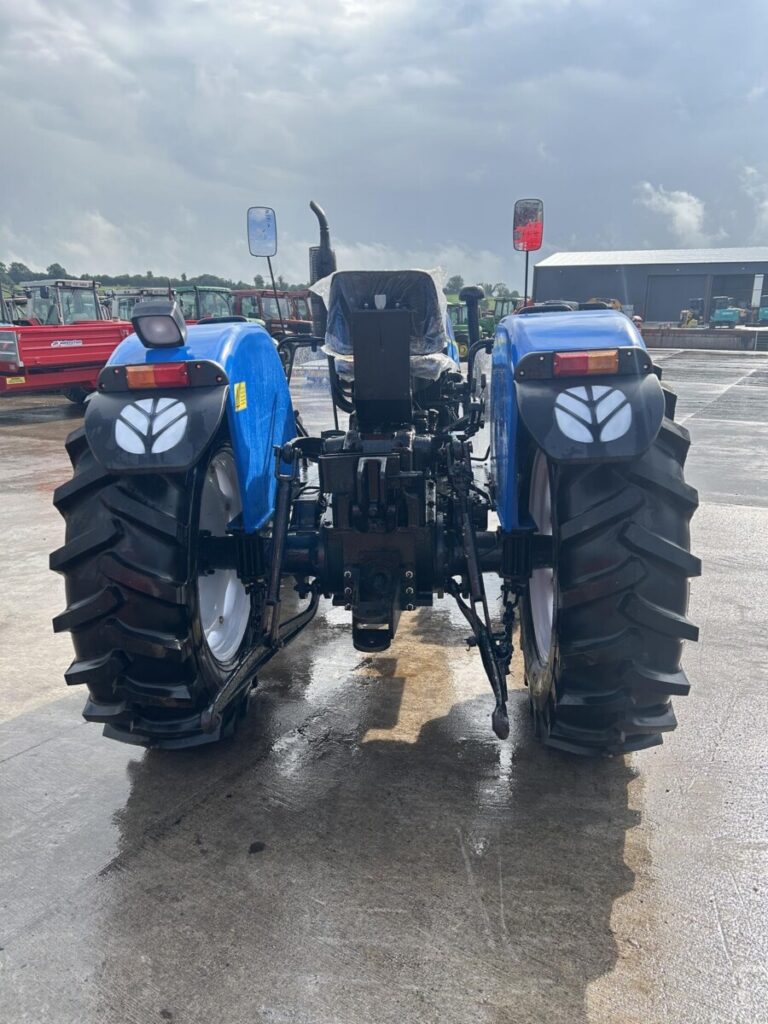 2010 NEW HOLLAND TT75 — photo 2
