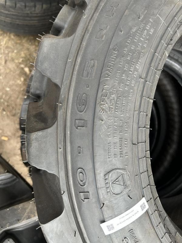 Tires NEW 10/16.5 SKIDSTEER TYRES — photo 3