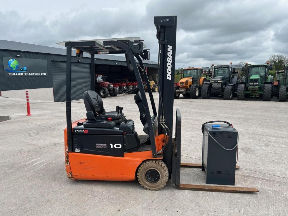 2007 DOOSAN B10R-5 — photo 1