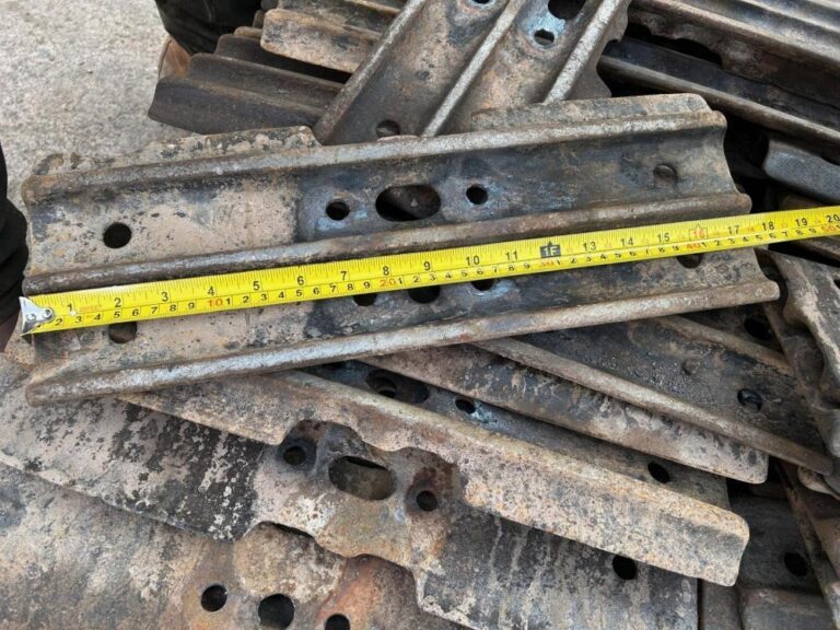 Hammer/Breaker – Hydraulic 450MM TRACK PADS — photo 2