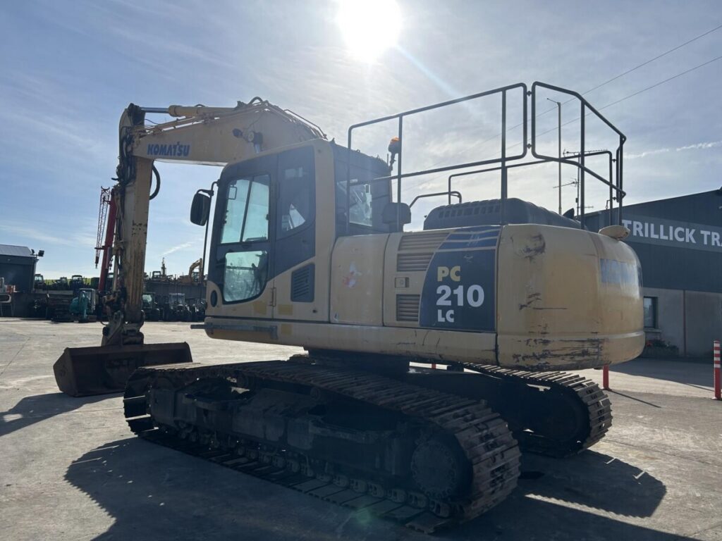 2010 KOMATSU PC210-8 — photo 5
