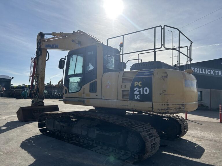 2010 KOMATSU PC210-8 — photo 5