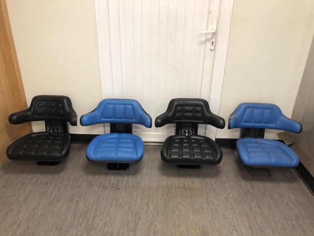 2023 Hitch UNIVERSAL Suspension Seats — photo 1