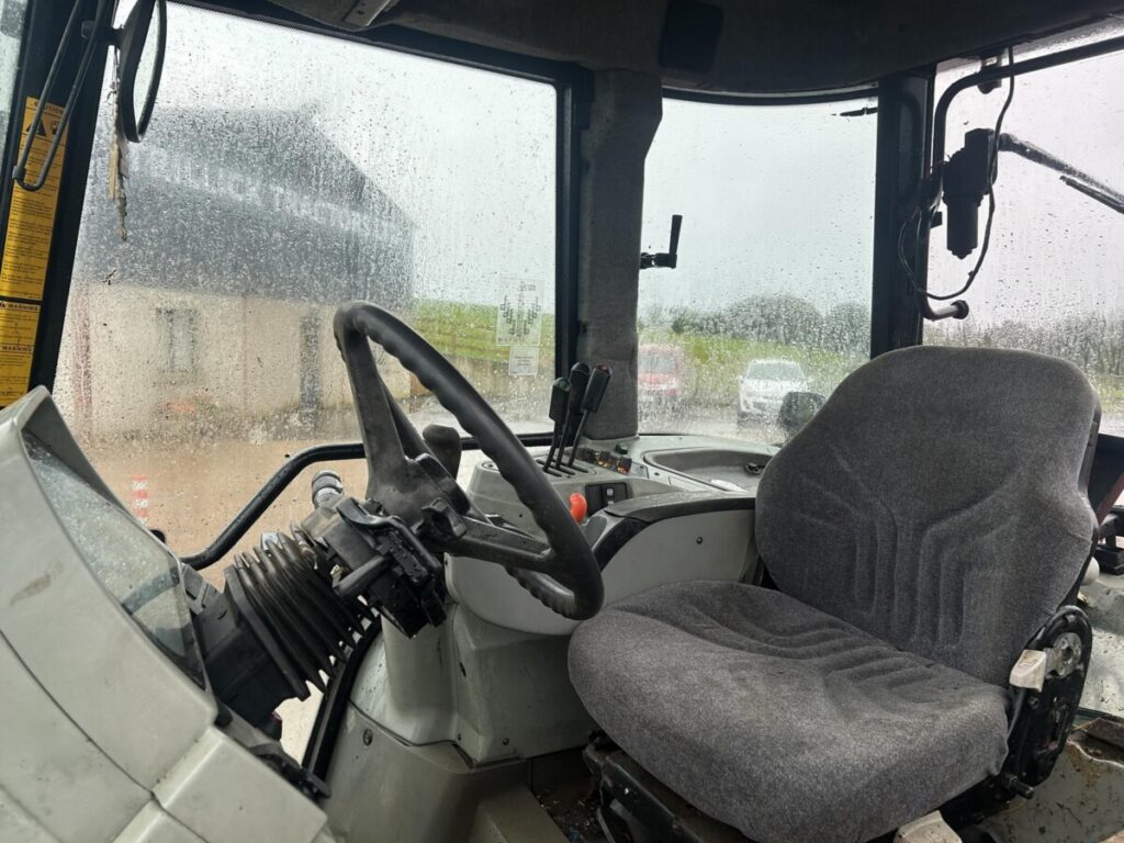 2001 MASSEY FERGUSON 6265 — photo 6