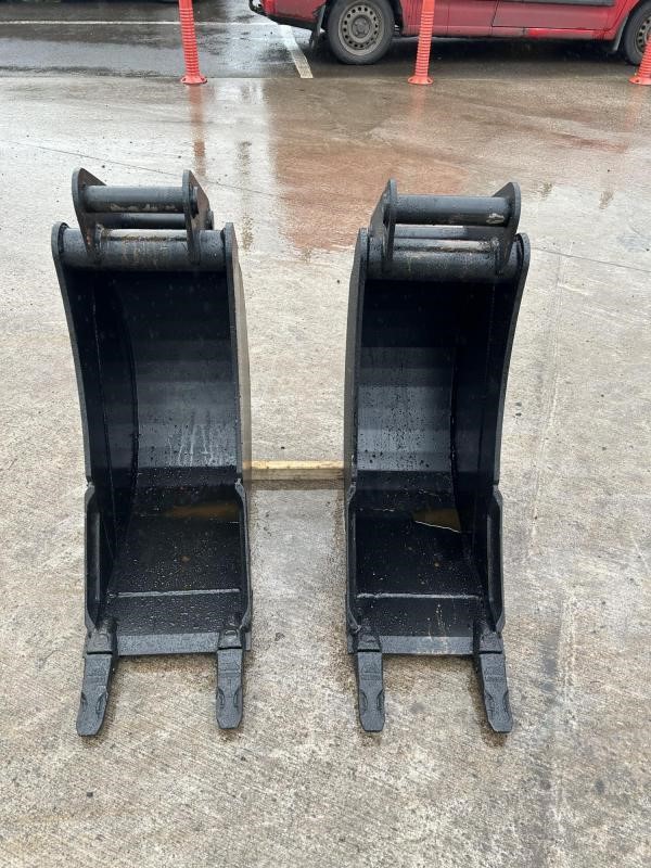 Hammer/Breaker – Hydraulic NEW TT 12′ BUCKETS C/W TEETH — photo 2