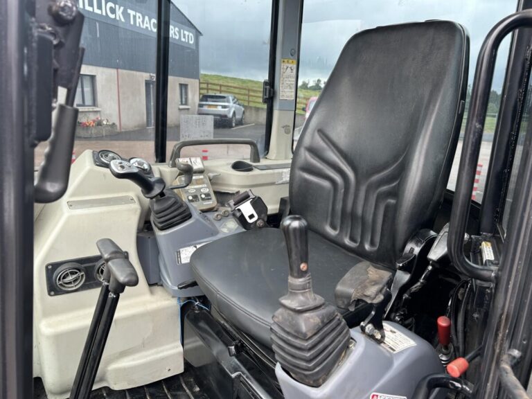 2016 YANMAR VIO40-5B — photo 8