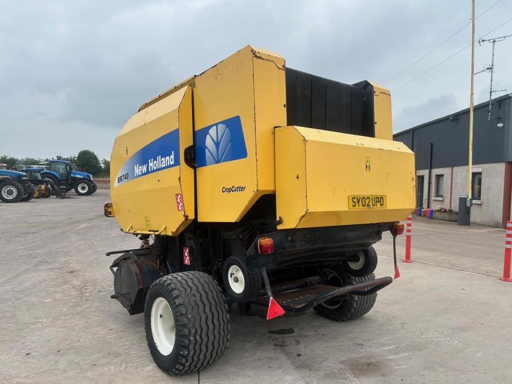 2005 NEW HOLLAND BR740 — photo 5