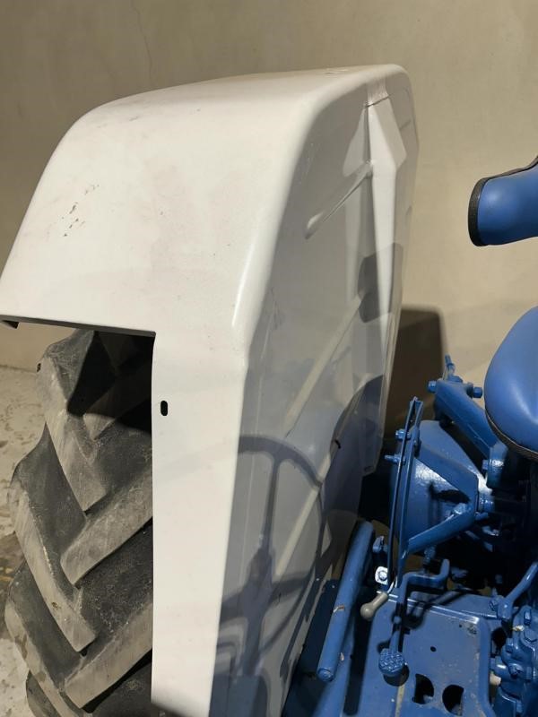 2026 Hitch NEW SET OF SQUARE MUDGUARDS TO SUIT FORD 4000 4600 — photo 3