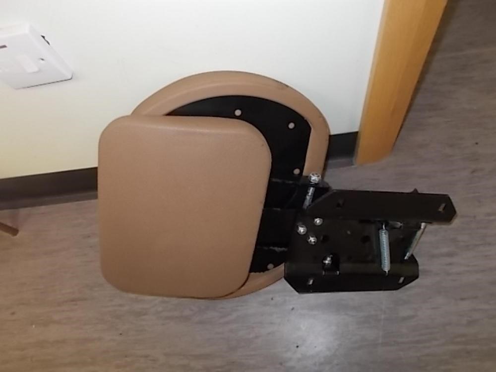 2023 Hitch JOHN DEERE Passenger Seat — photo 4