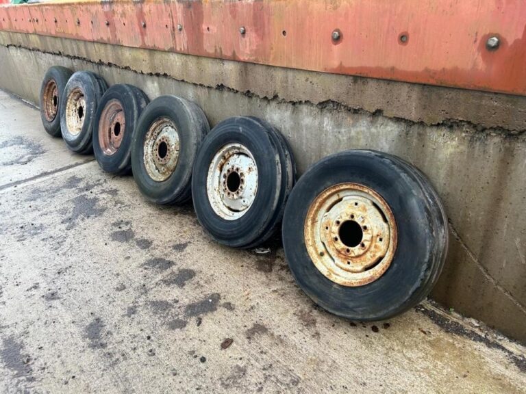 Tires Used 750-16 Front Wheels — photo 1